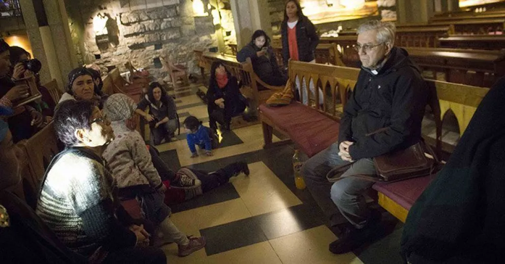 Mapuches levantaron la ocupación de la Catedral en apoyo al machi detenido en Chile