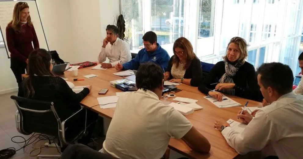 Fiorasi y Corradi sigue capacitando a su personal