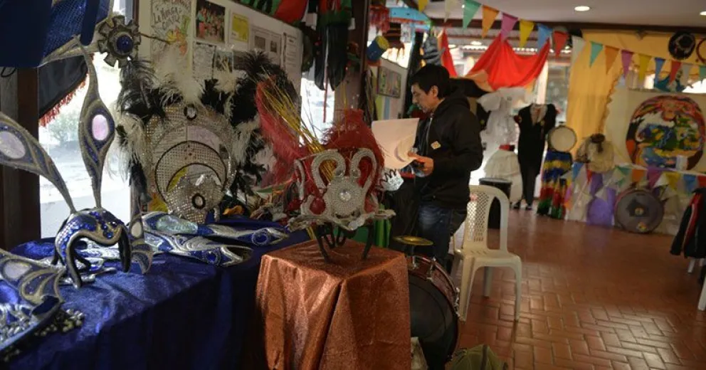 Inauguraron la muestra anual del carnaval en el SCUM