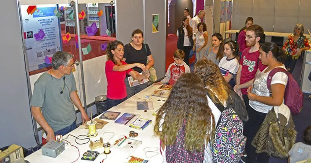 El Balseiro llevará experimentos a la Feria del Libro