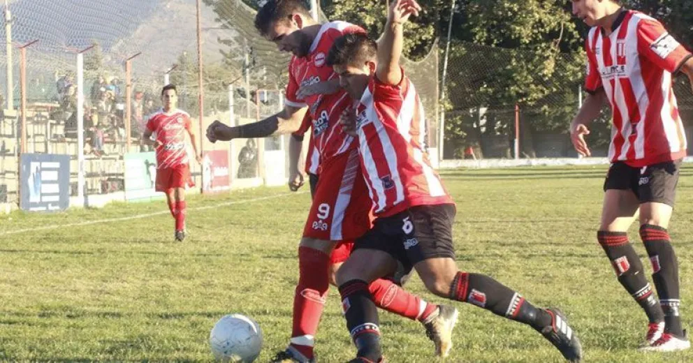 En la anteúltima fecha varios equipos corren detrás de la clasificación