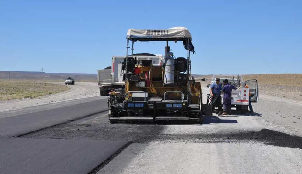 Ministro de Transporte prometió  finalizar la ruta 23 para fines de año