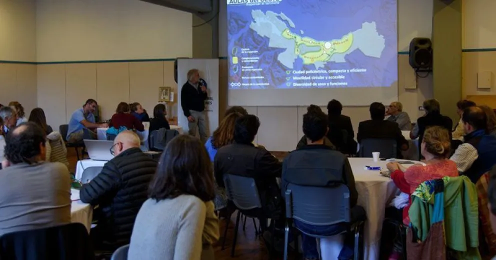 Debatieron sobre planificación urbanística en el encuentro Aulas al Oeste