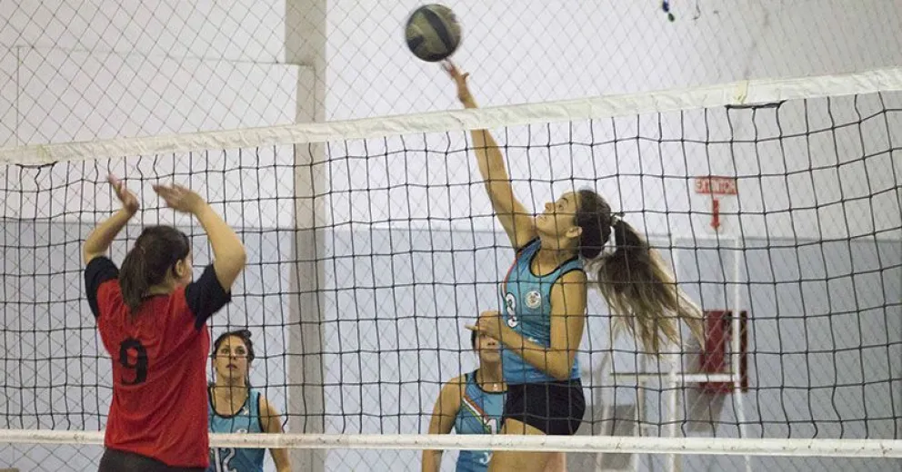 El Municipal N°1 recibió una vez más a los Juegos Barilochenses de Vóley