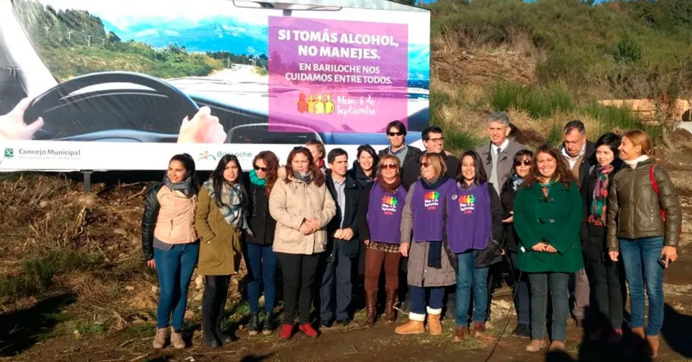Inauguraron cartel de bienvenida con un mensaje para concientizar