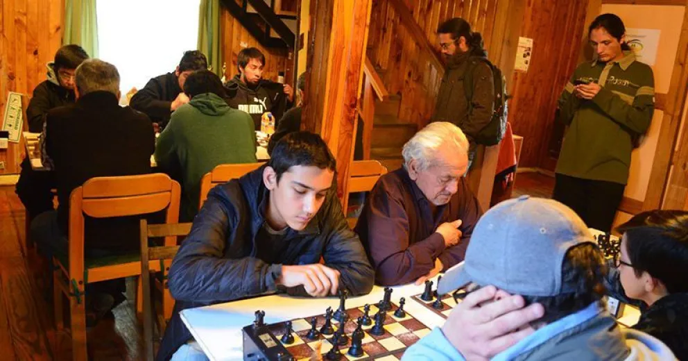 Alvarado Contín se quedó con el certamen aniversario de Ajedrez