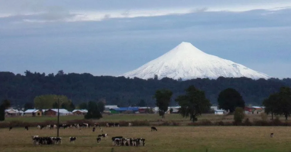 Alerta Amarilla del volcán Osorno solo significa que tiene un mayor seguimiento de su actividad   