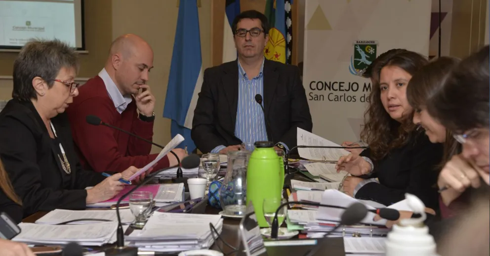 Vecinos Autoconvocados reclamaron que se abran los libros para llegar al referendum