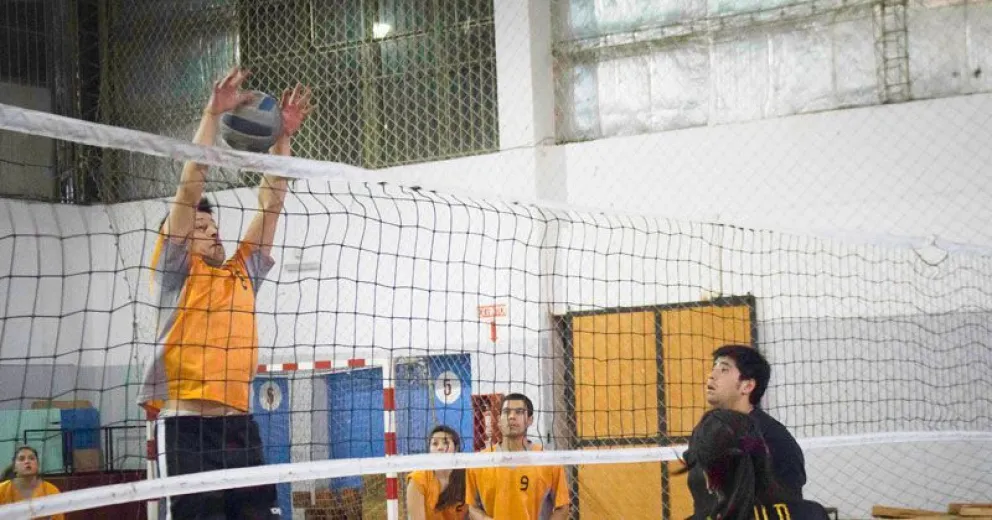 El Municipal 1 recibió a los Juegos Barilochenses de Vóley