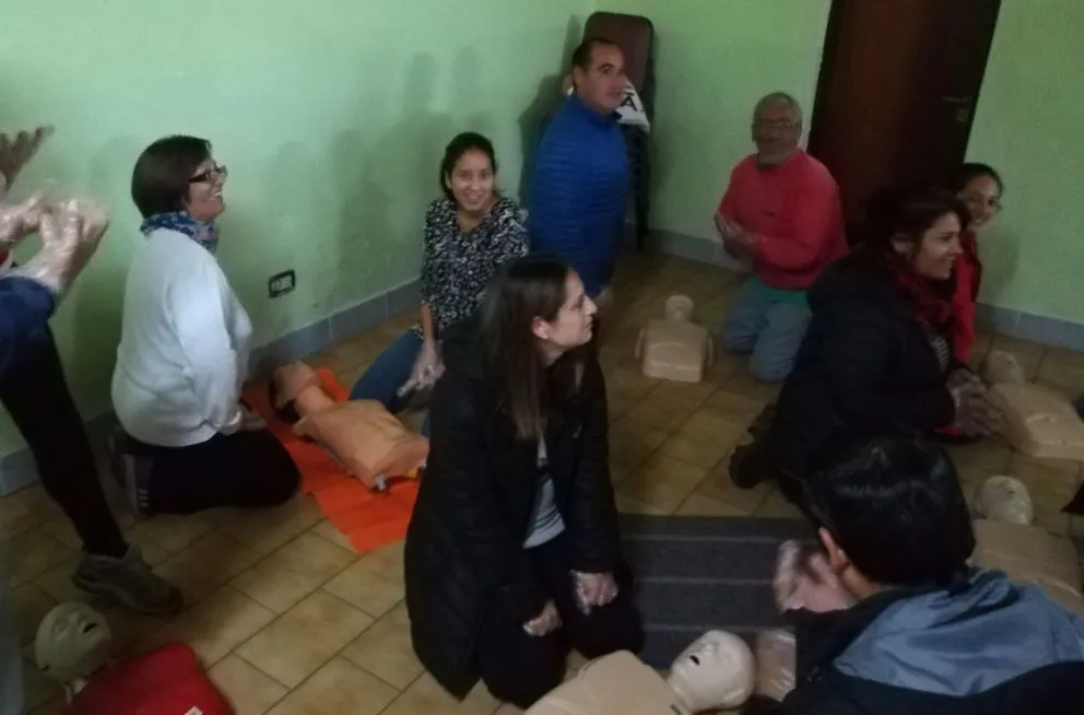 Vecinos del Cooperativa 258 hicieron un curso de RCP