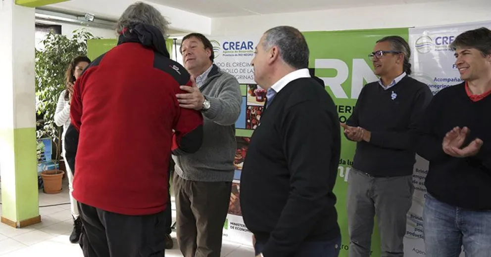 Entregaron 18 créditos del CREAR Bariloche por un monto total de $814.515
