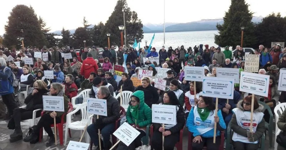Se inició el “Barilochazo” con vistas a la Marcha Federal Educativa