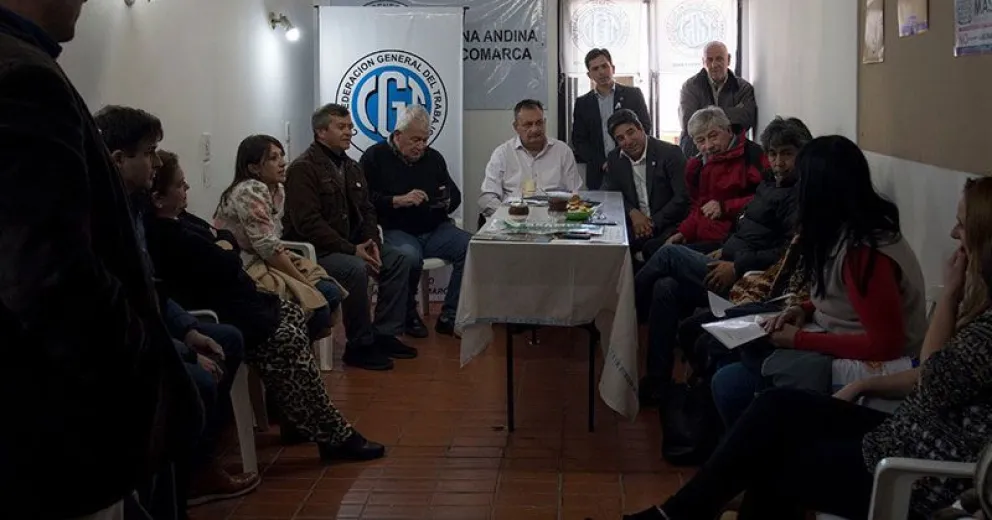 El Ejecutivo se comprometió a impulsar contratación  de mano de obra local