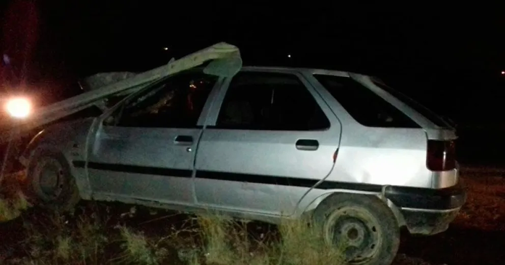 Chocó contra el guardarraíl y se dio a la fuga