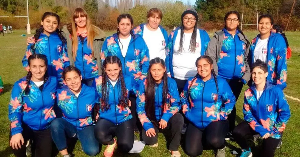 Las Vikingas al Seleccionado de Rugby de los Lagos
