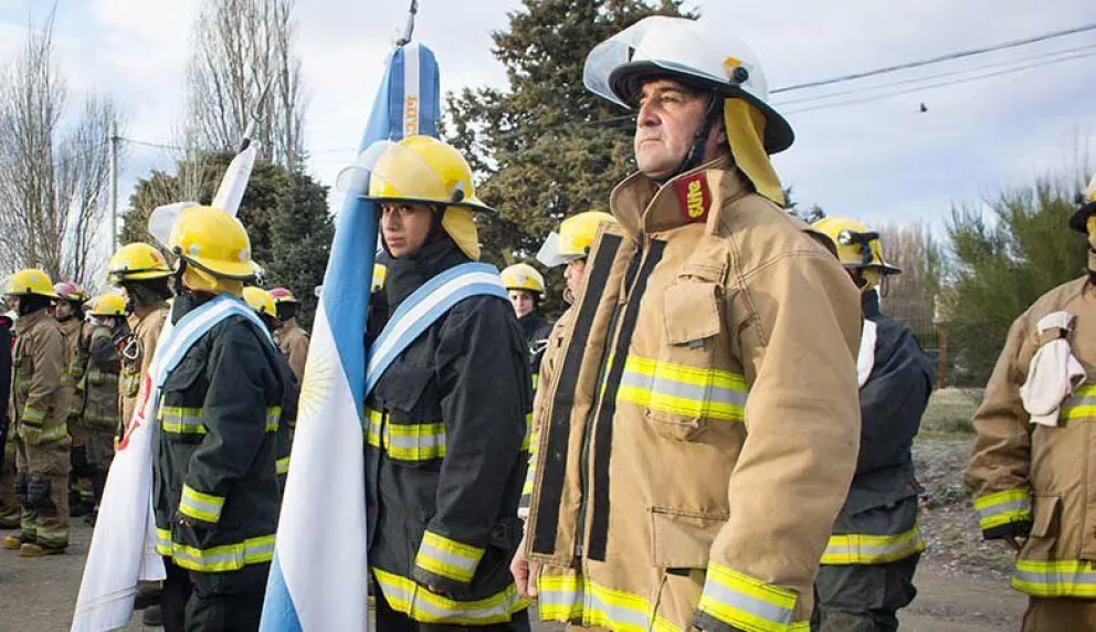 Emotivo acto en Dina Huapi por el Día Nacional del Bombero Voluntario