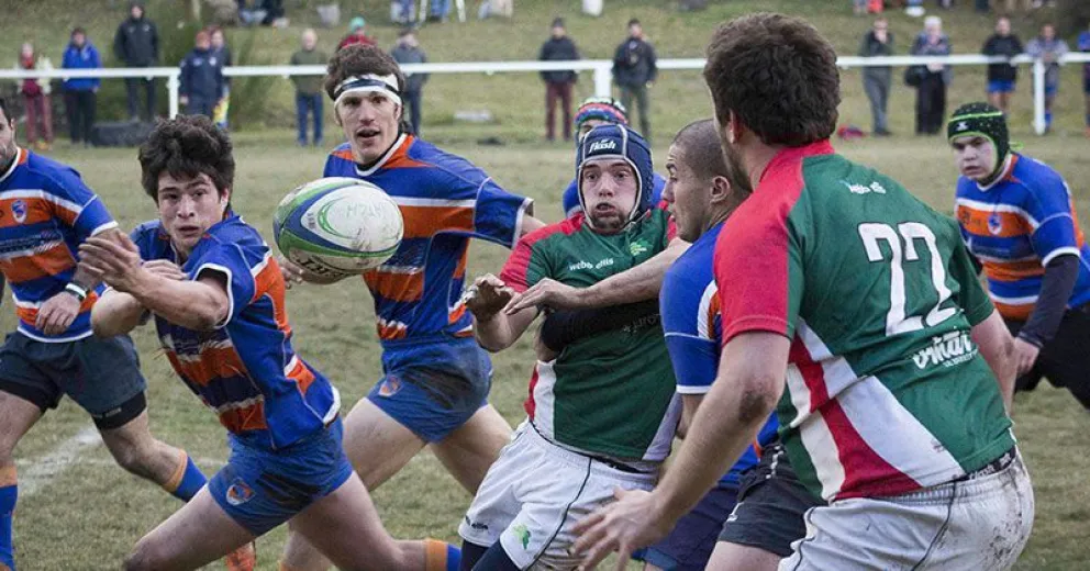 Jabalíes sigue celebrando el título de rugby a puro triunfo