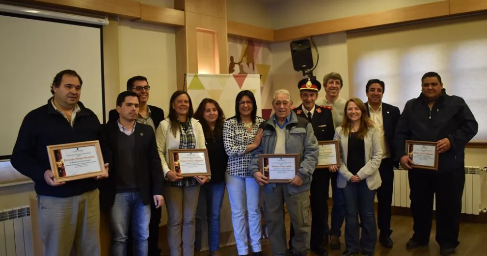 El Concejo reconoció a bomberos voluntarios retirados