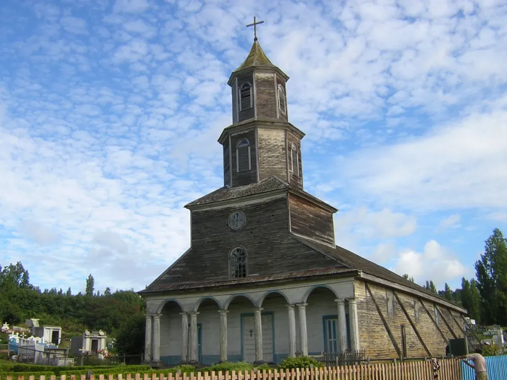 Trabajan para crear una ruta turística y religiosa entre Chiloé y Villa la Angostura   