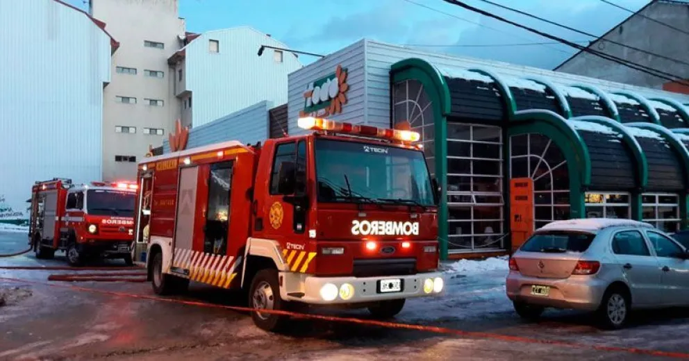 Incendio en el supermercado de Onelli y V.A. O´Connor