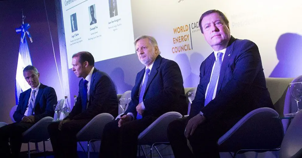 Aranguren pretende reducir 10 por ciento el consumo de energía con “cambios de conductas”