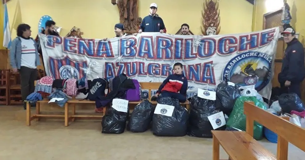 La Peña Bariloche Azulgrana entregó lo recolectado en su Campaña de Abrigo