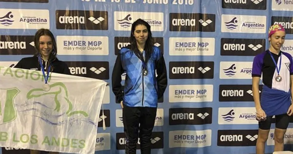 Anna Huusmann, campeona nacional en 200, 400  y 800 metros libres