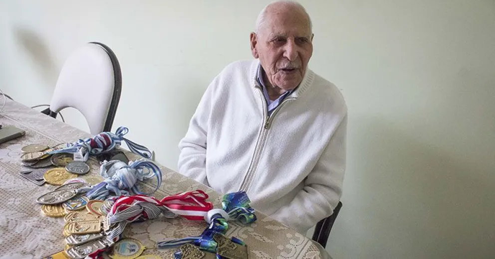 Historia inspiradora: Juvenal Pérez cumplió 99 años y repasa su vida en el deporte