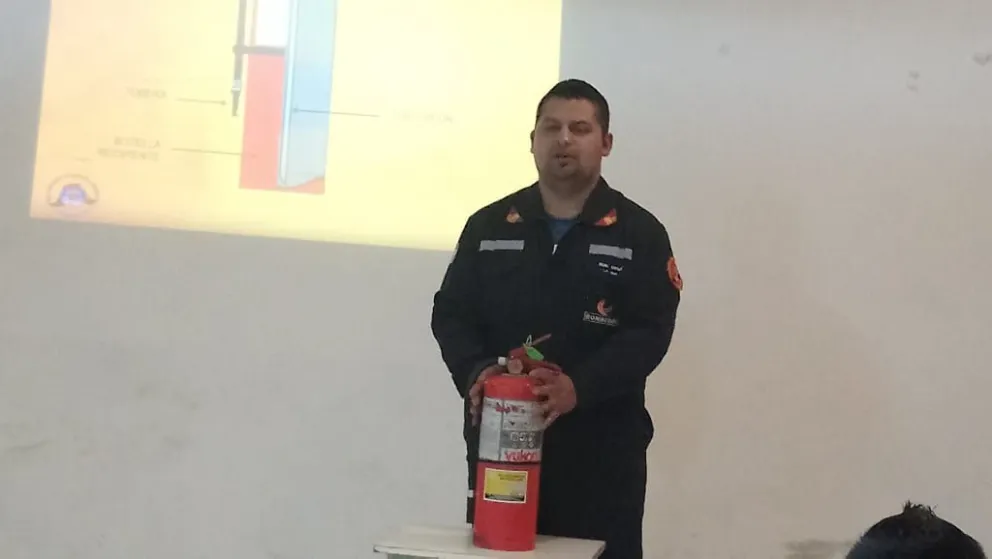 No sirve tener extintor de incendio si no sabemos cómo utilizarlo