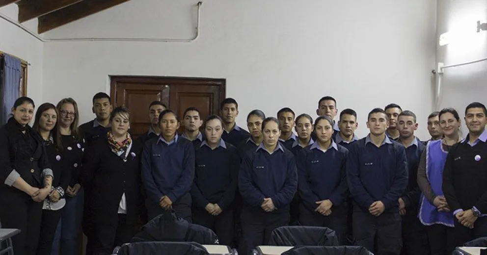 La Comisaría de la Familia de Bariloche sigue capacitando en el abordaje de situaciones de violencia intrafamiliar