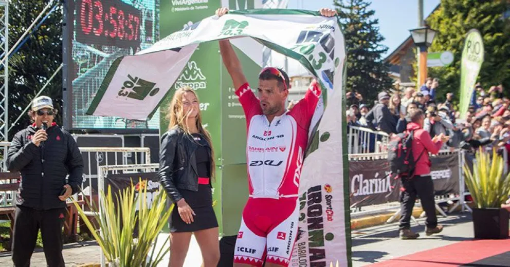 El hombre que ganó el IronMan en Bariloche fue atropellado mientras entrenaba en Nueva Zelanda