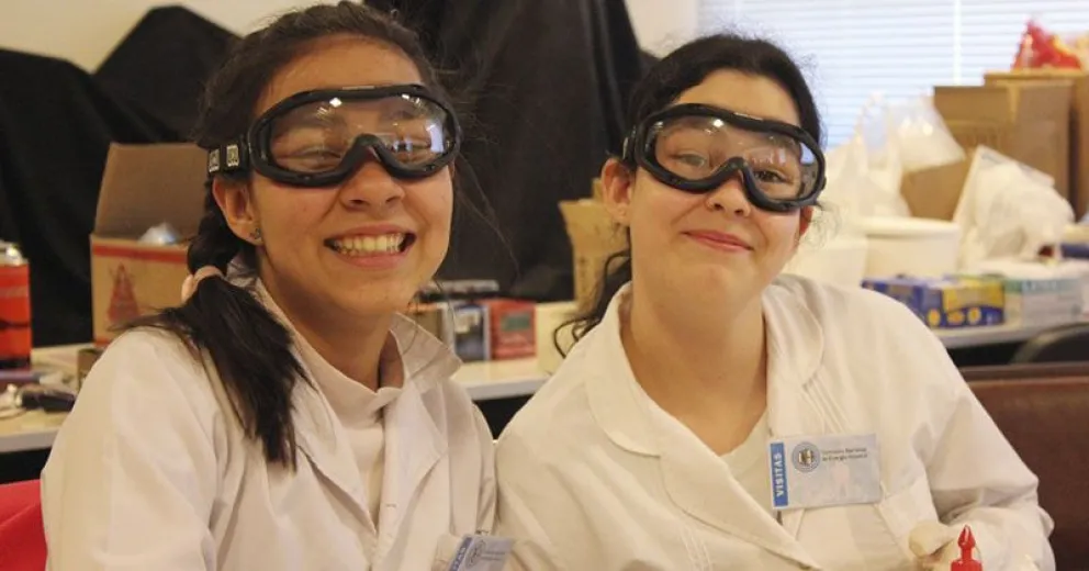 El Balseiro abre la inscripción de sus talleres de ciencia para chicos y chicas en el Centro Atómico Bariloche