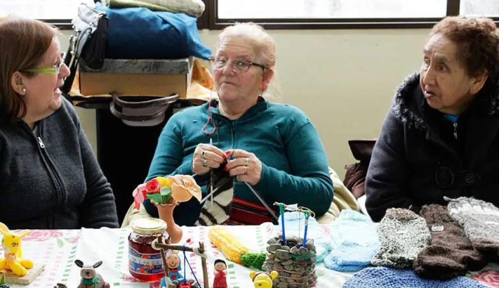 Analizan construir una residencia estatal para personas mayores