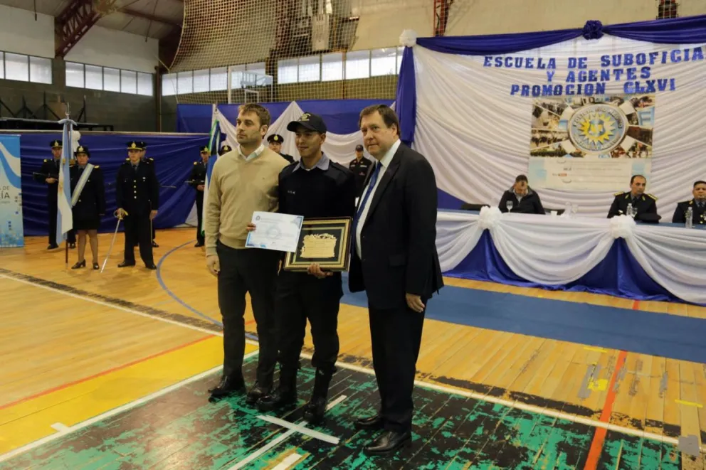 Weretilneck: “Tenemos la firme decisión de seguir en este proceso de cambio y modernización de nuestra Policía"