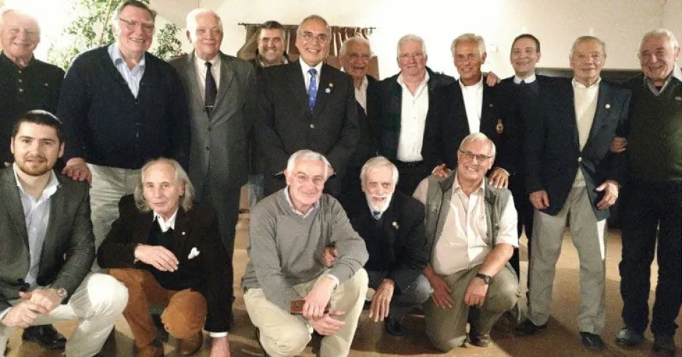 Asumieron nuevas autoridades en el Rotary Club Nahuel Huapi