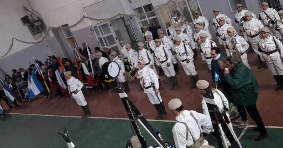 Festejo por el Día de la Independencia en el Gimnasio Newenche