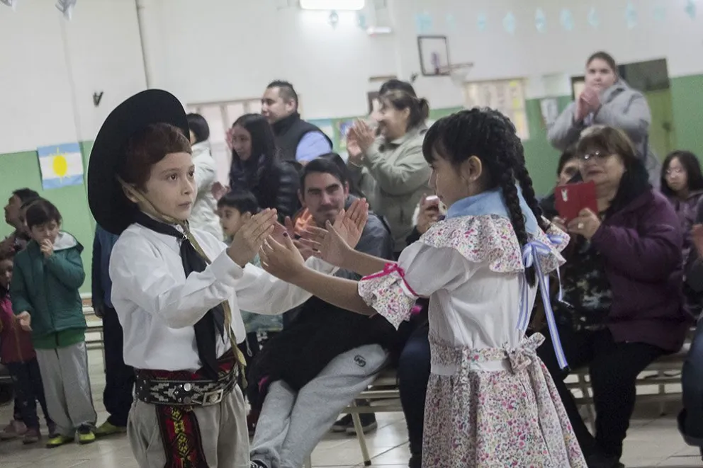 Hermoso festejo del 9 de Julio en el barrio Alborada
