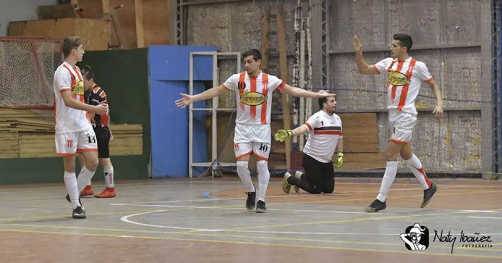 Estudiantes disfrutó de un fin de semana ideal en el futsal