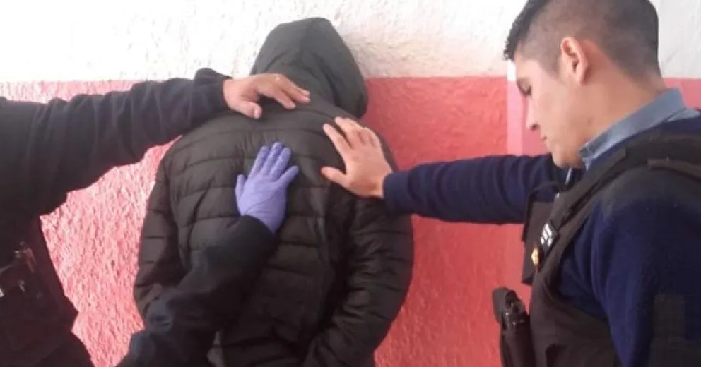 El sujeto que se fugó de Tribunales se alojó con nombre falso en un residencial