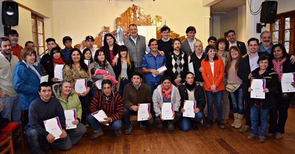 Entregaron subsidios socioproductivos pertenecientes al Programa Creer y Crear