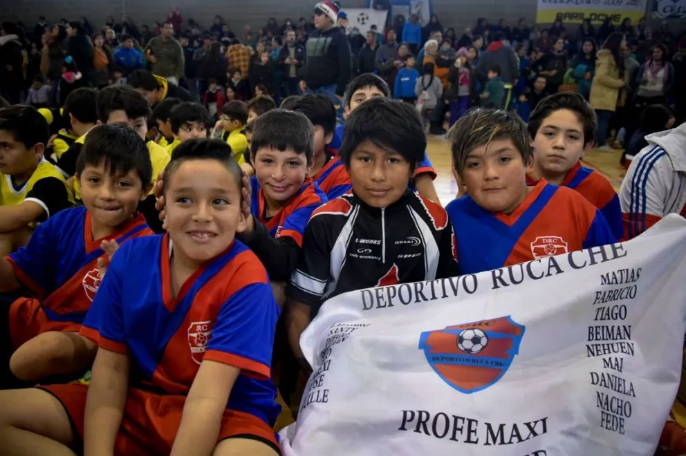 El fútbol infantil tuvo su gran fiesta en el Municipal 3