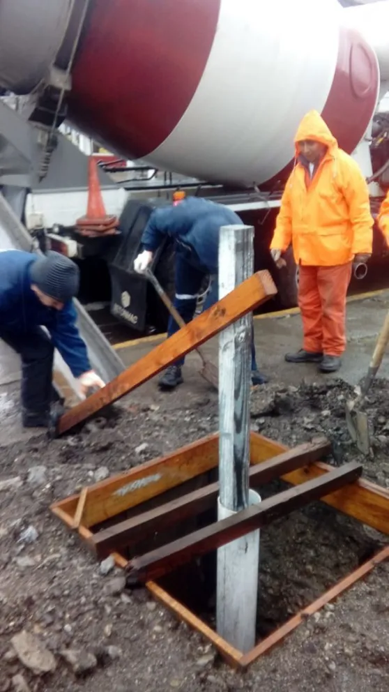 Avanza colocación de otro semáforo en Onelli