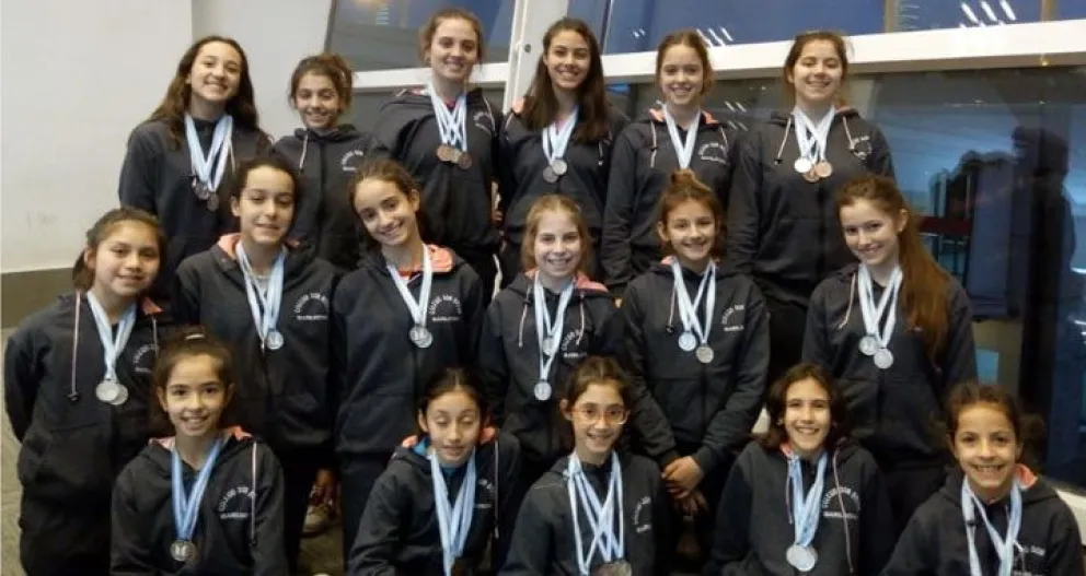 Gran actuación del grupo de Gimnasia Rítmica del Don Bosco