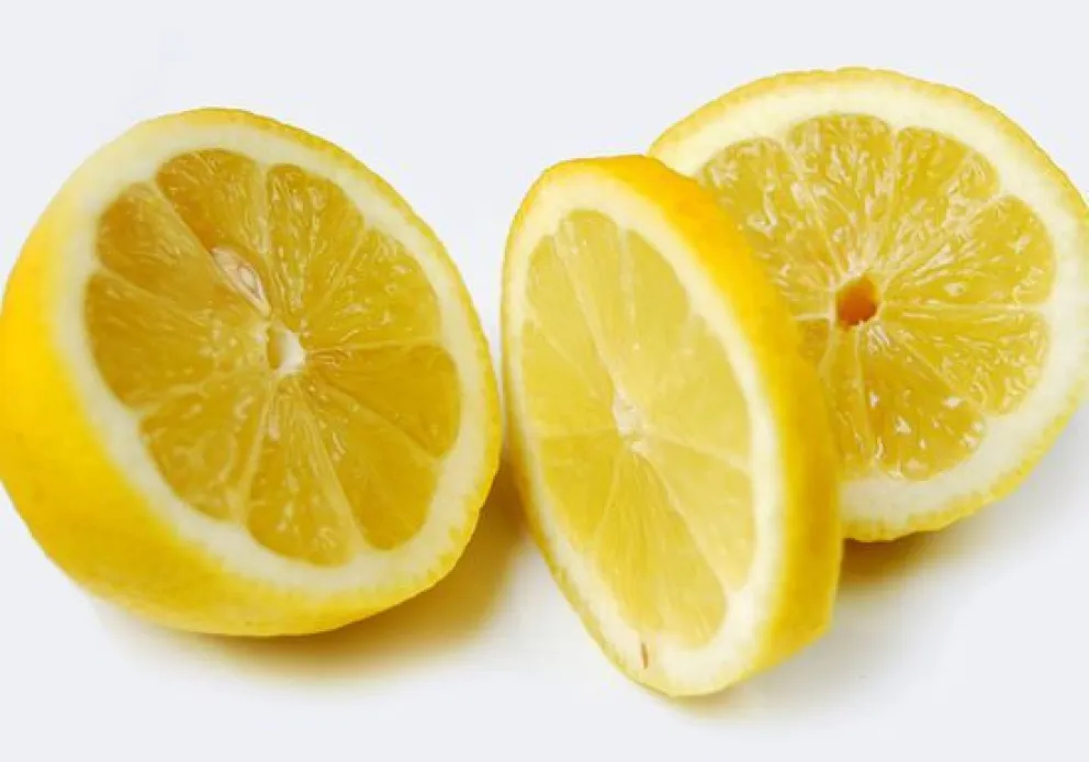Por el limón, el consumidor pagó 14 veces más de lo que recibió el productor y por la naranja, 11