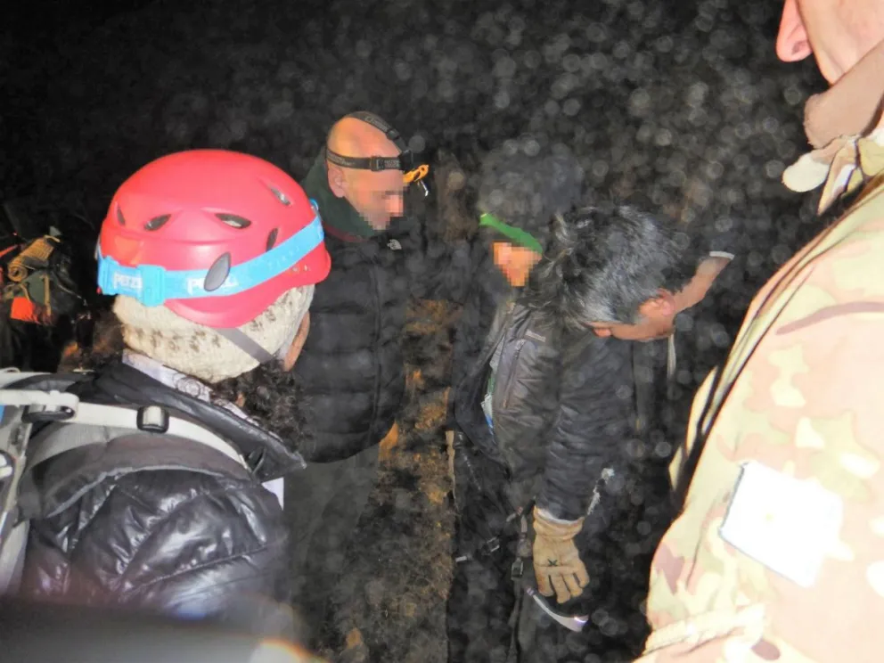 Rescatan a dos andinistas luego de sufrir un accidente en el Cerro XXI Esquel