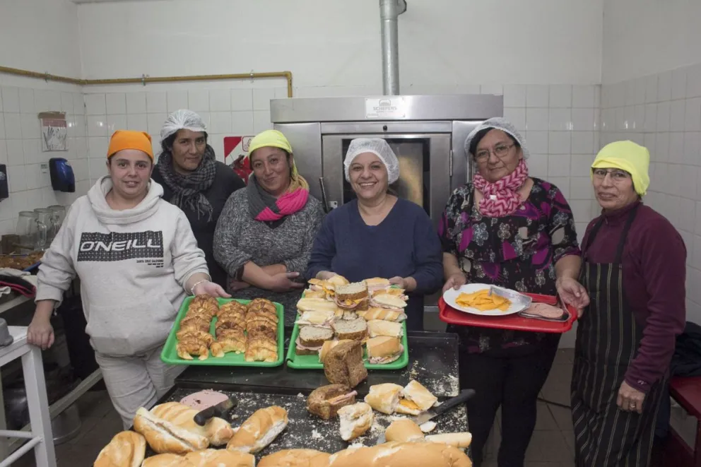 Chicas y chicos participaron del Taller de Creatividad del comedor capacitador Gotitas de Esfuerzo