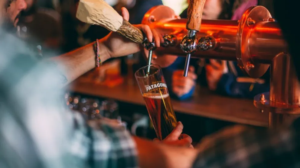 Quieren que el chocolate y la cerveza local sean potenciados como productos de la región