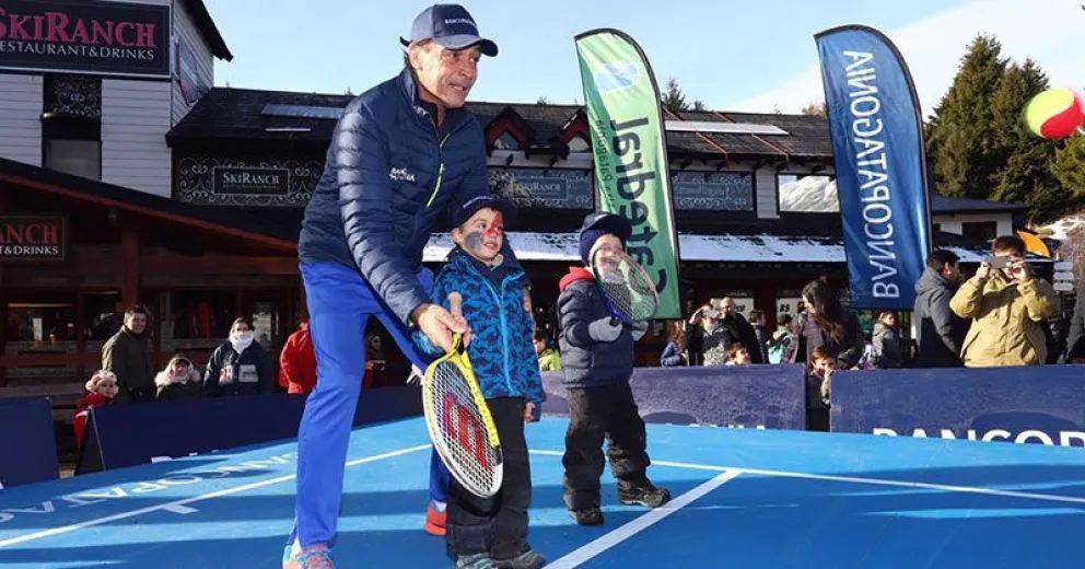 Amantes del tenis disfrutaron de una espectacular exhibición brindada por "Batata" Clerc