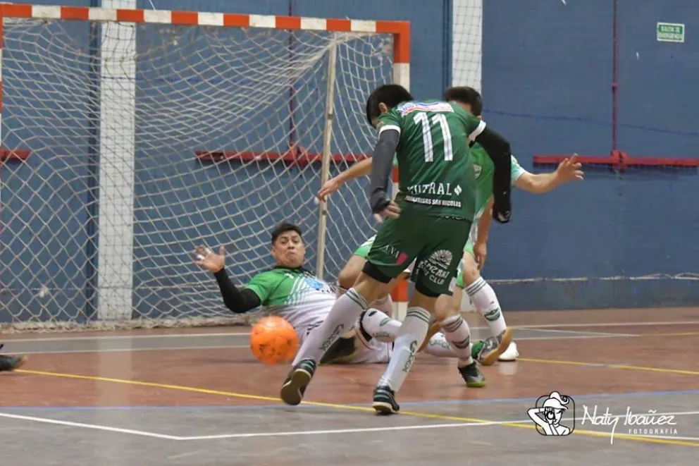Comienza un cuadrangular de futsal