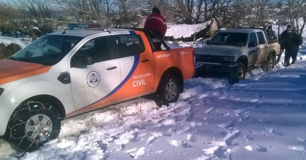 Con un helicóptero se realizará hoy el operativo de rescate de personas aisladas por la nieve